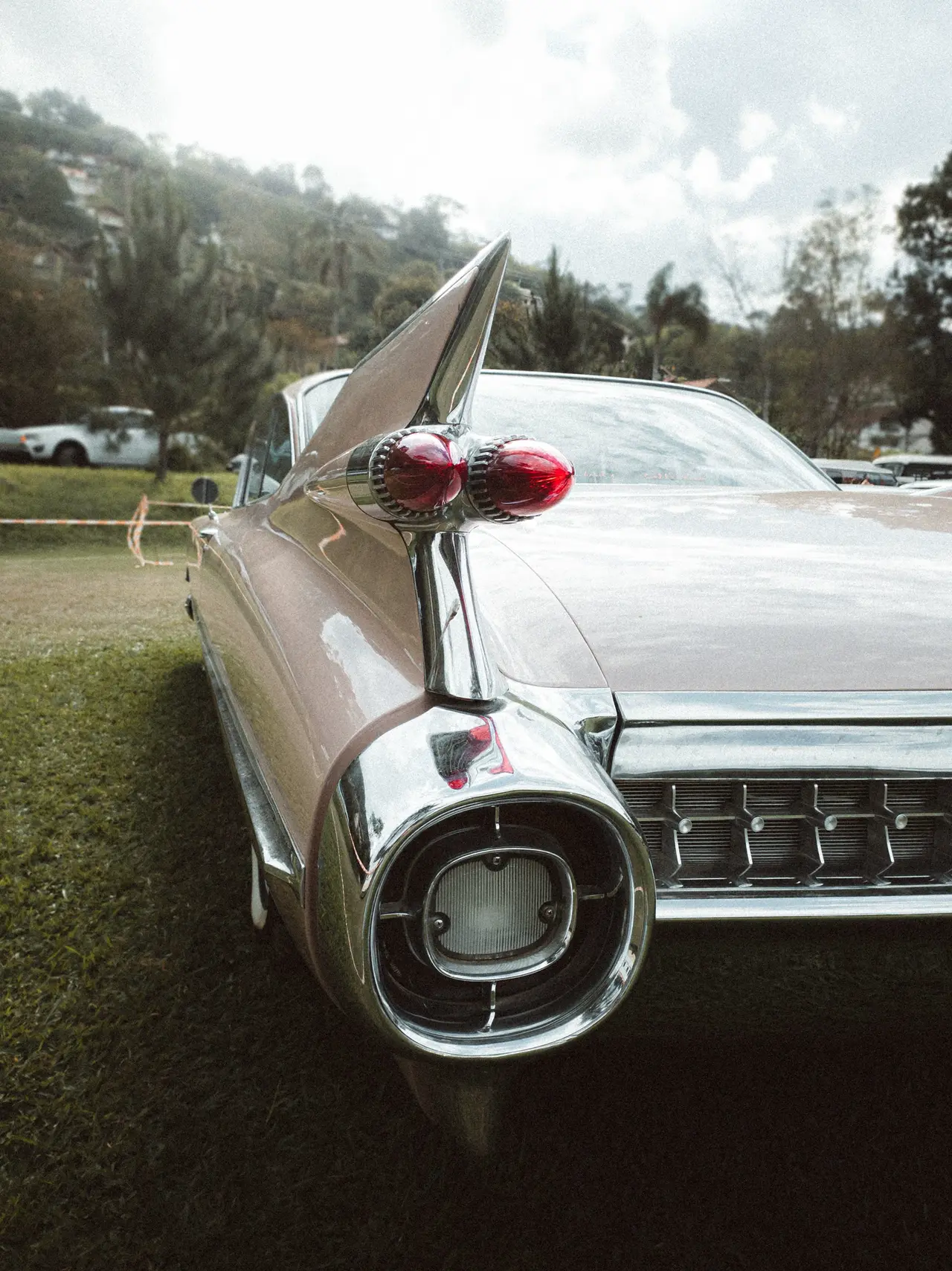 Two-strip tailfins before and after — Original